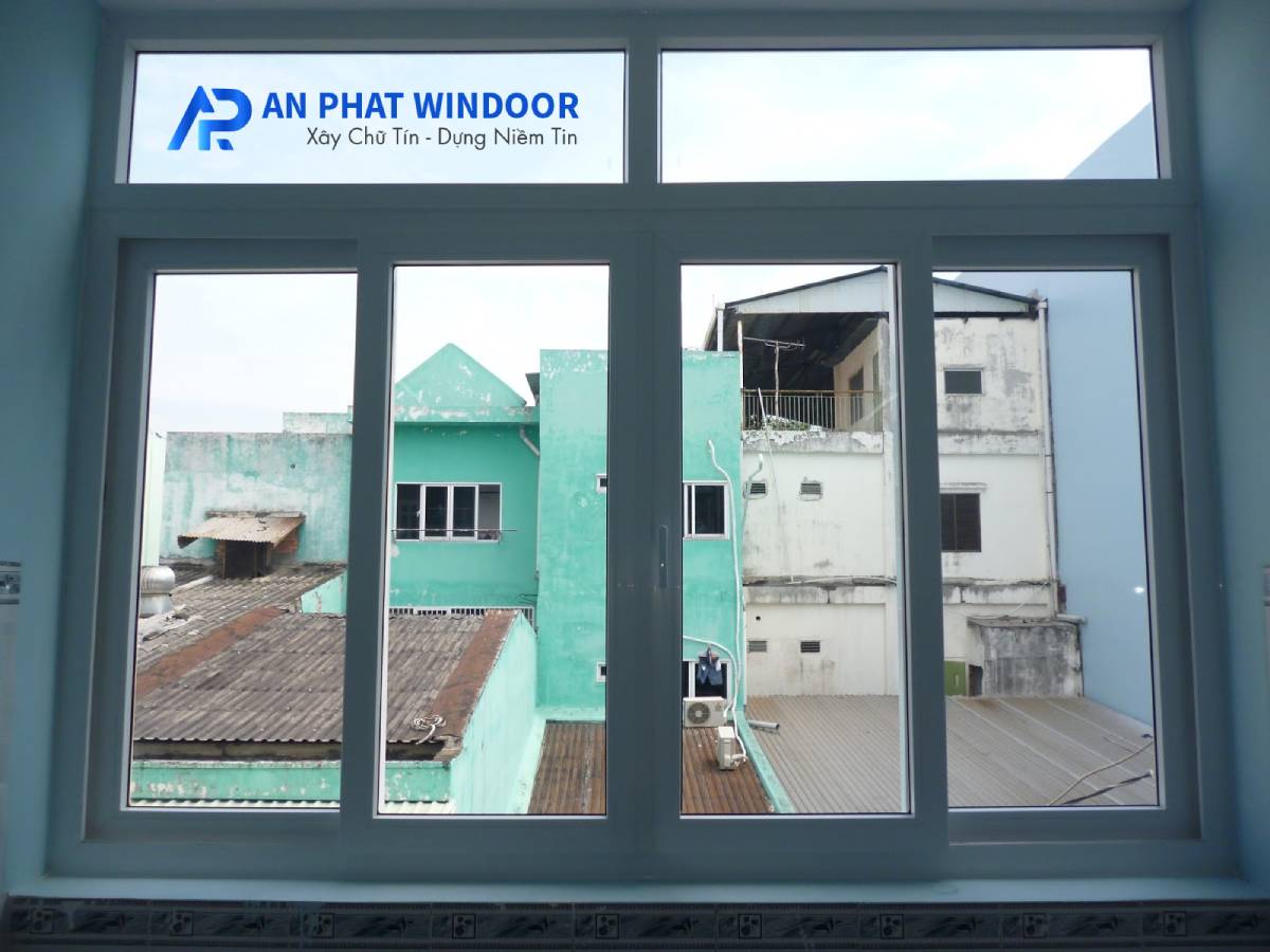 Cửa sổ mở trượt 4 cánh hệ 93