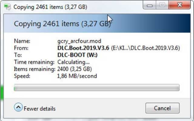 Phần mềm sẽ tiến hành format USB Phần mềm sẽ tiến hành format USB