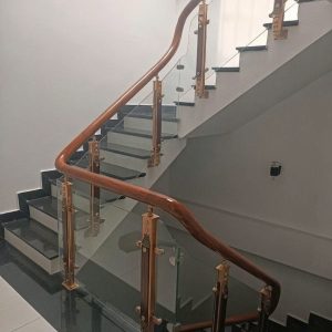 Cầu thang kính chân nhôm hợp kim chân bắt cạnh