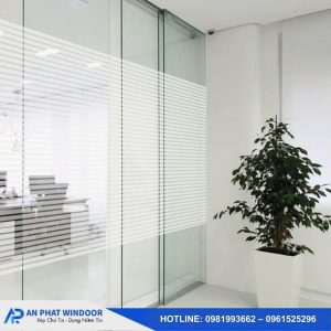 Cửa kính cường lực 8 ly (mm) 1