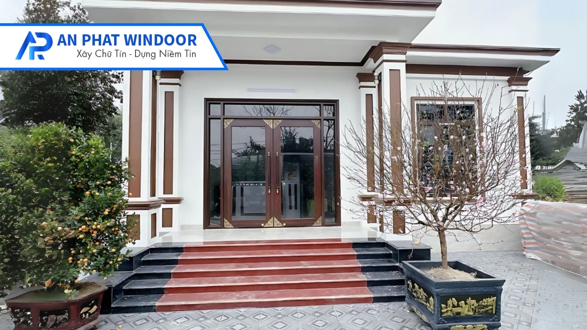 Cửa nhôm thủy lực màu vân gỗ trắc Cửa nhôm thủy lực màu vân gỗ trắc