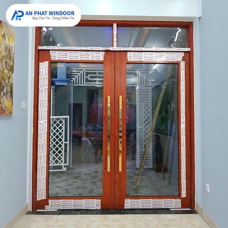 Cửa Nhôm Thủy Lực Owin Bản 150 Màu Vân Gỗ - Ảnh 3