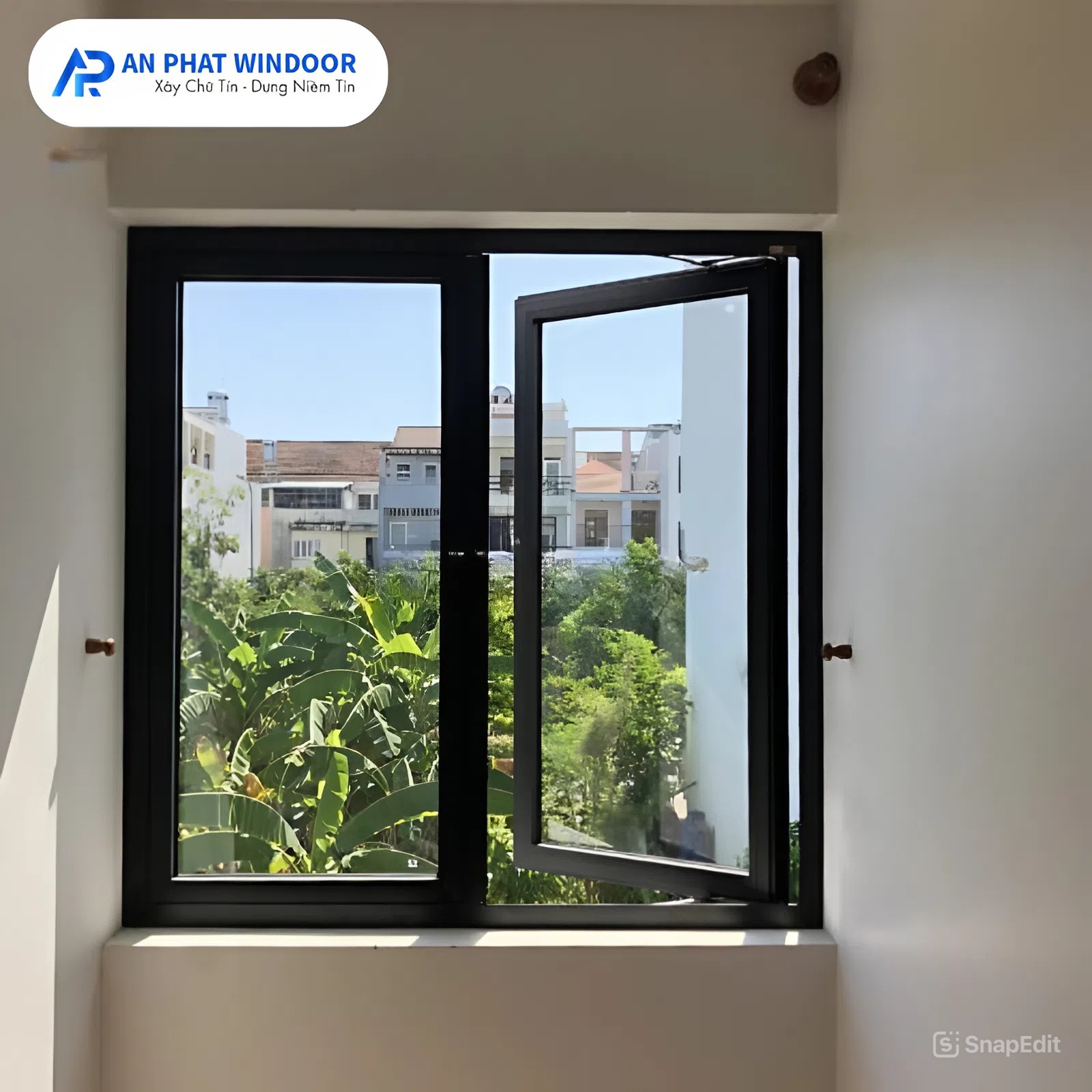 Cửa sổ mở quay 2 cánh nhôm Xingfa Việt Nam