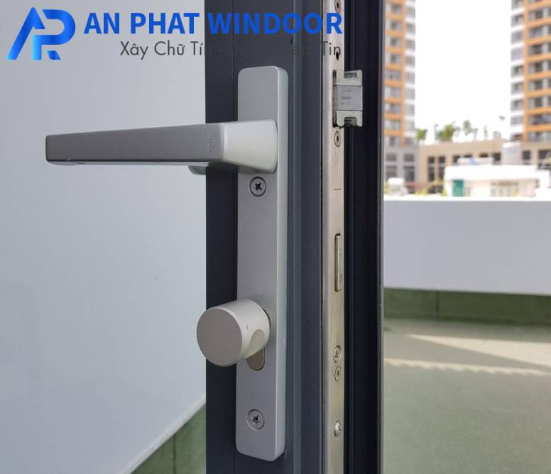 4 Yếu tố quyết định giá khóa cửa nhôm Xingfa