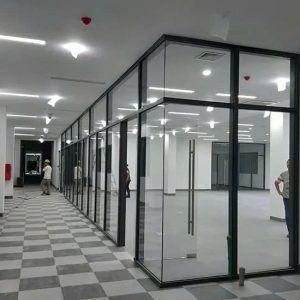Vách kính khung nhôm Maxpro R55 1